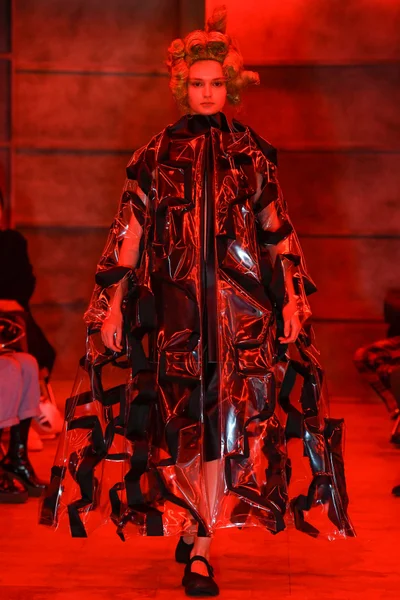 Look 11